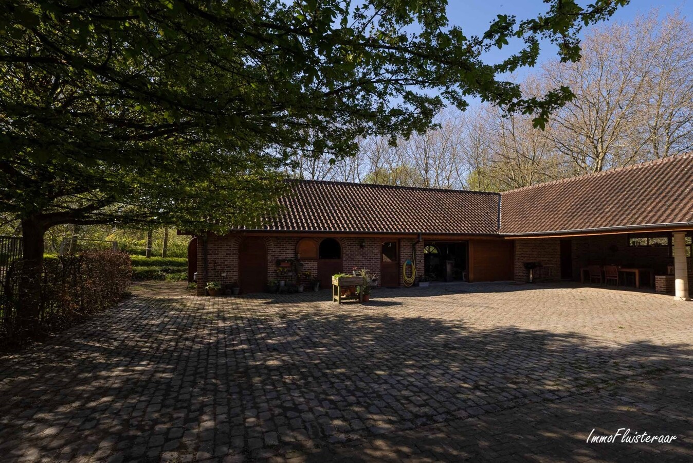 Uniquely located spacious square farm on approximately 4.2 hectares in Aarschot (Flemish Brabant) 