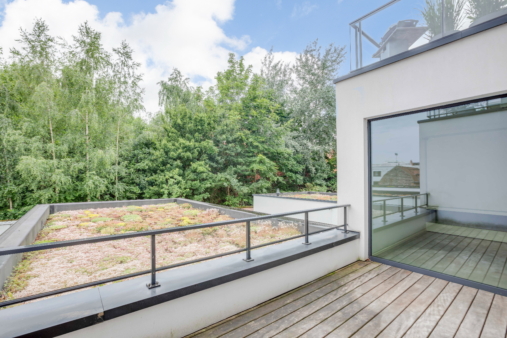 Uniek  2 -slaapkamerappartement met zicht op het water van de Coupure. 