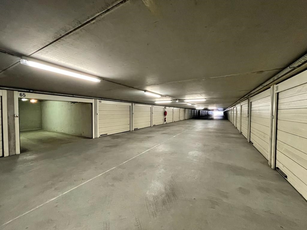 Box de garage a louer À Oostende