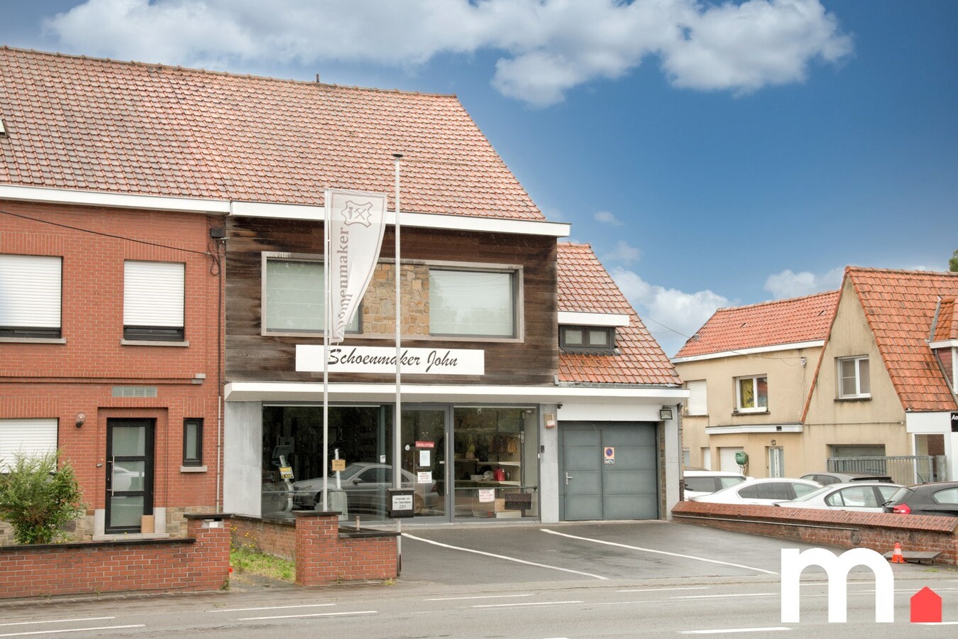 Uniek handelshuis met woonst op toplocatie – 220m&#178; commerci&#235;le Ruimte + 165m&#178; woning 