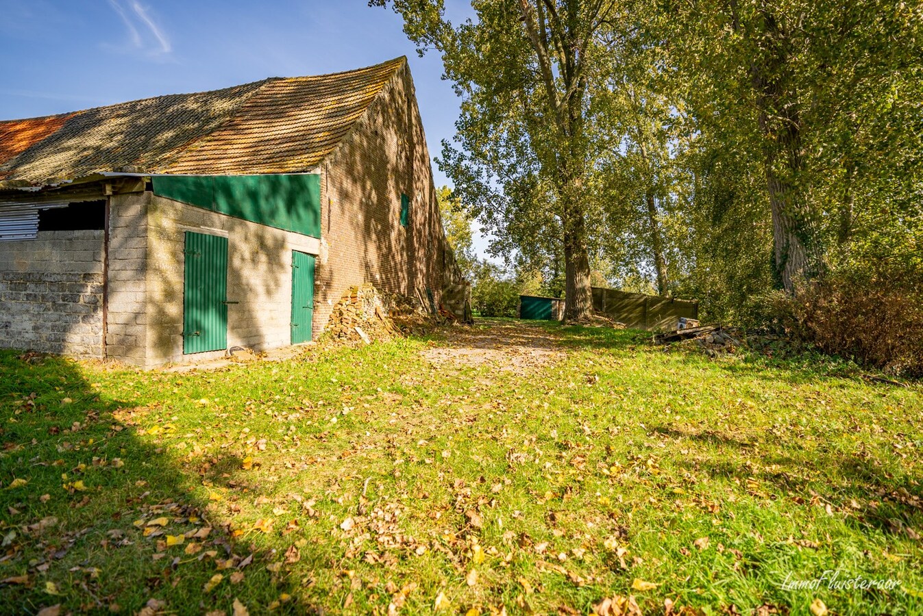 Idyllisch gelegen te renoveren hoeve te Deinze op ca. 6 ha 