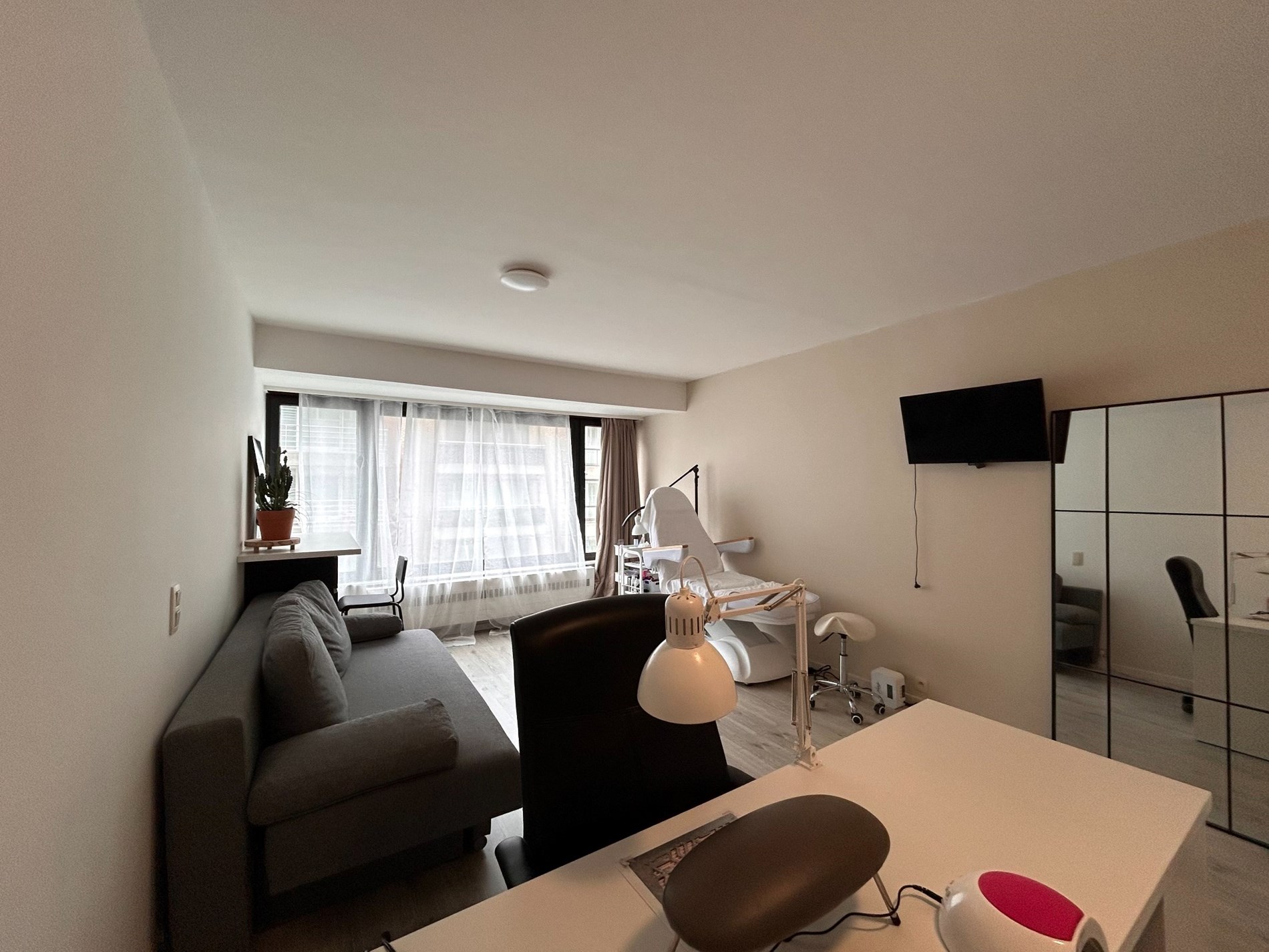 Aangename studio centraal gelegen in de Van Bunnenlaan te Knokke. 