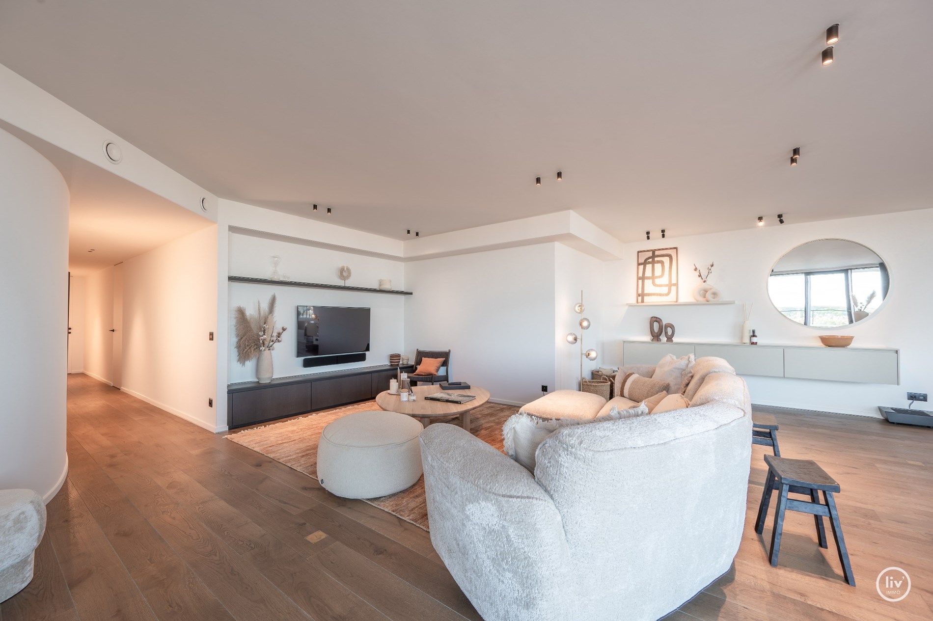 Luxueus , dubbel appartement (208 m2) met magnifieke zichten gelegen in residentie &#39;the tower&#39; in Duinenwater. 