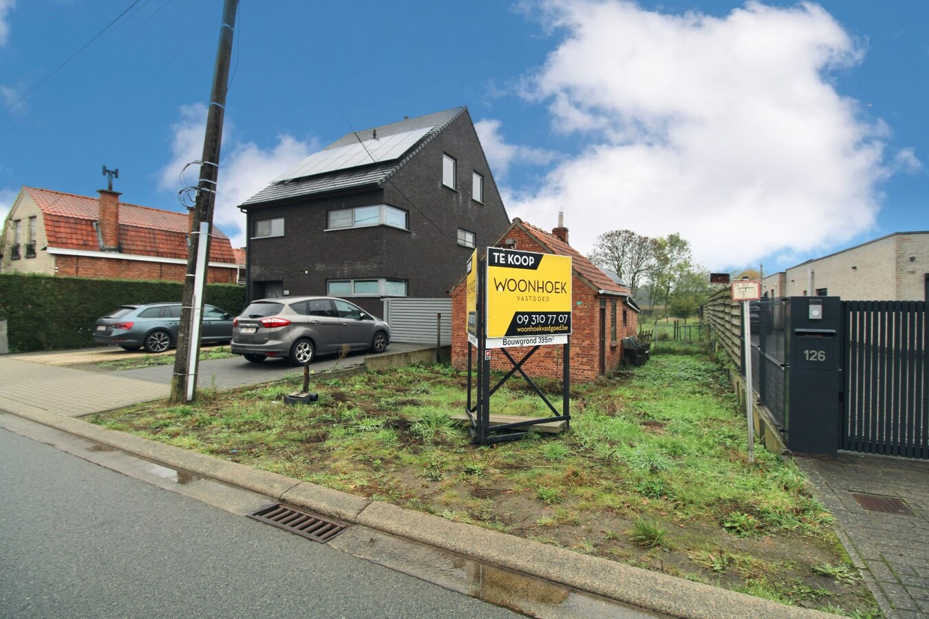 Te renoveren woonst met bouwplannen te Stekene! 