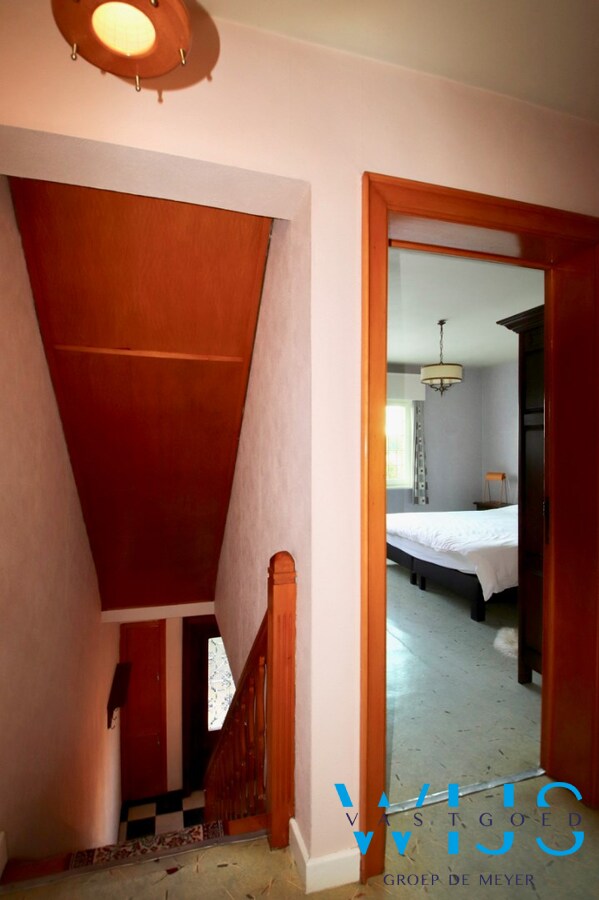 Stevig woonhuis op TOPlocatie te Waarschoot ! 