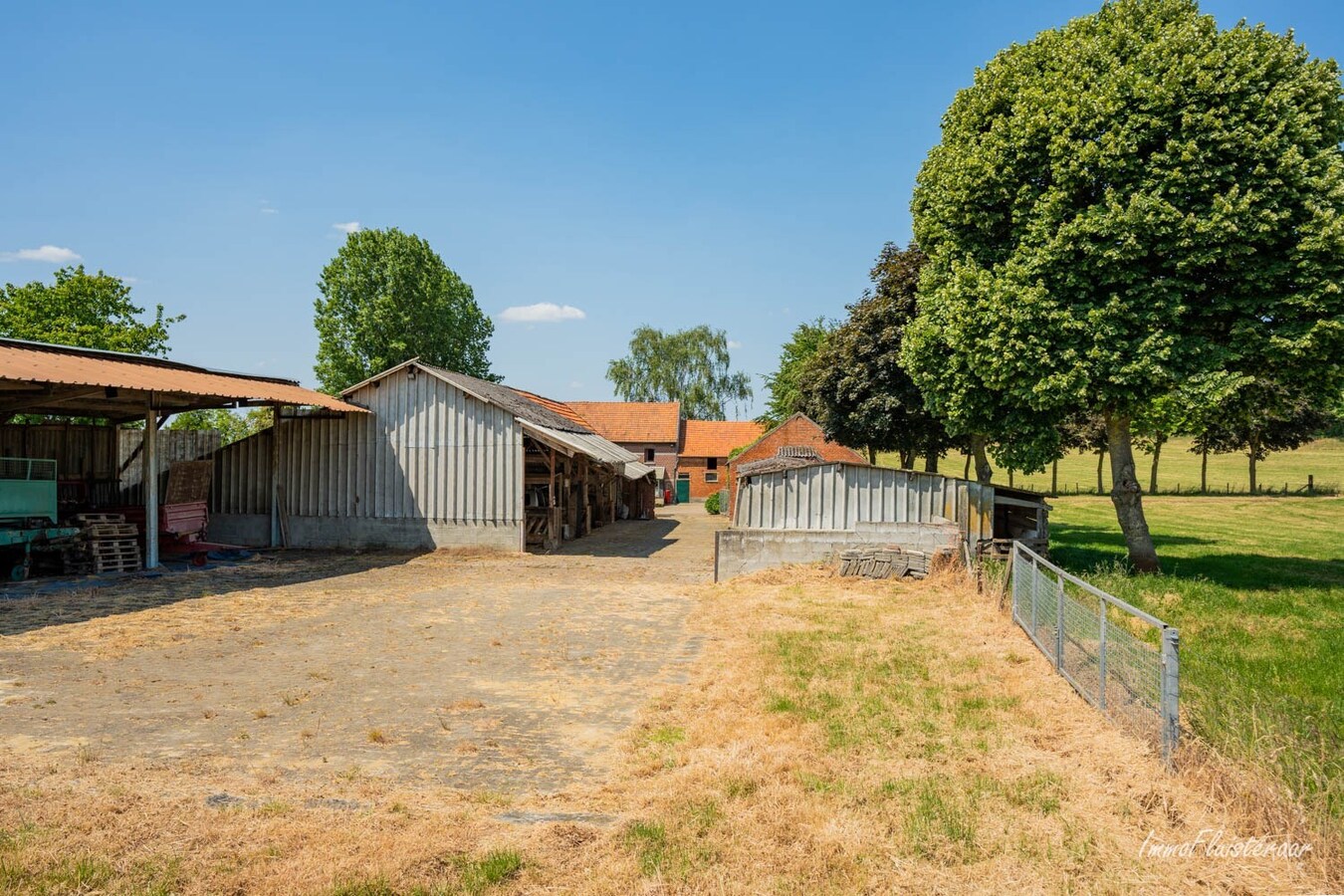 Landelijk gelegen te renoveren boerderij met bedrijfswoning op ca. 2,5ha te Tielt-Winge (Vlaams Brabant) 