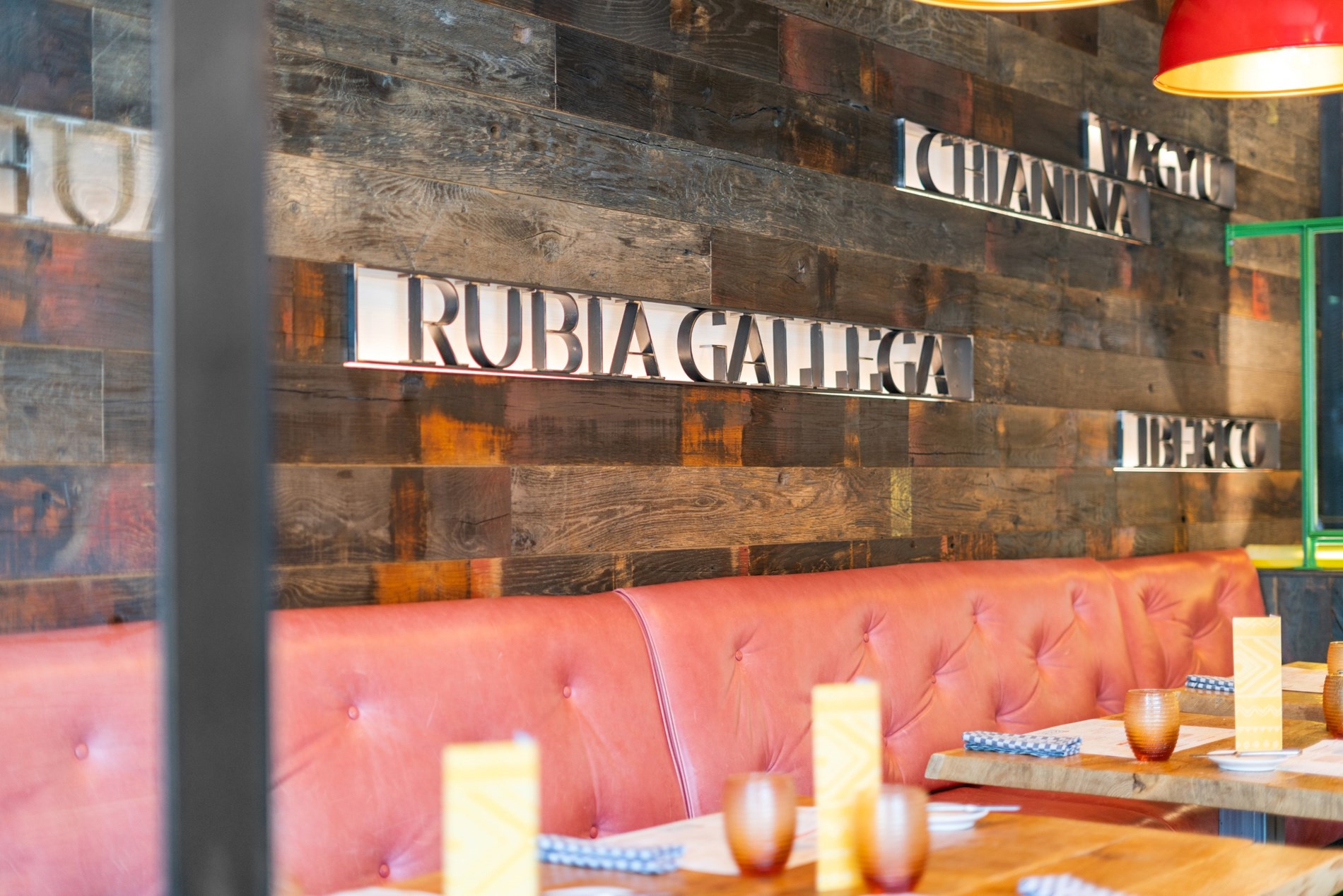 Handelspand te huur – Instapklaar restaurant (volledig uitgerust) in centrum Knokke. 