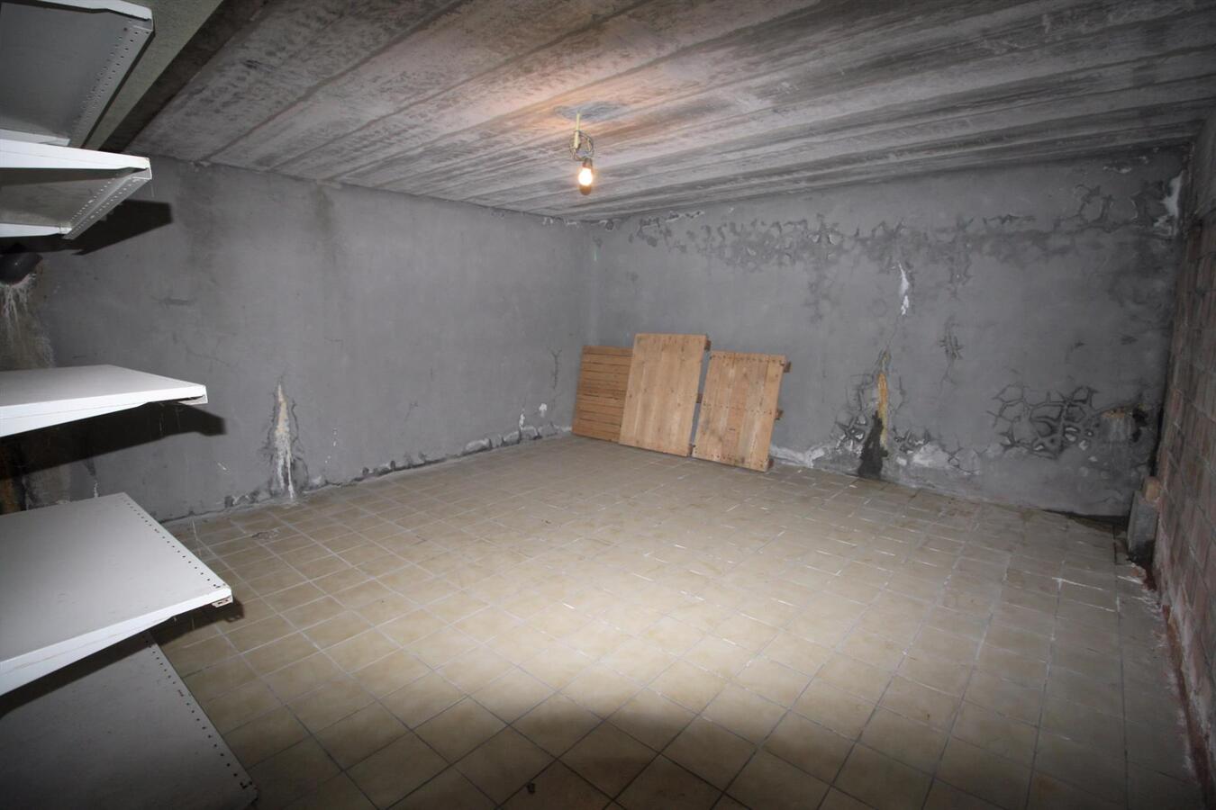 Appartement gelijkvloers met handelspand in Zedelgem 