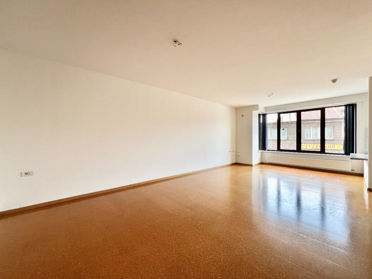 Ruim appt. met 2 slpks en bew. opp. van 100 m2 in centrum van Wommelgem! 