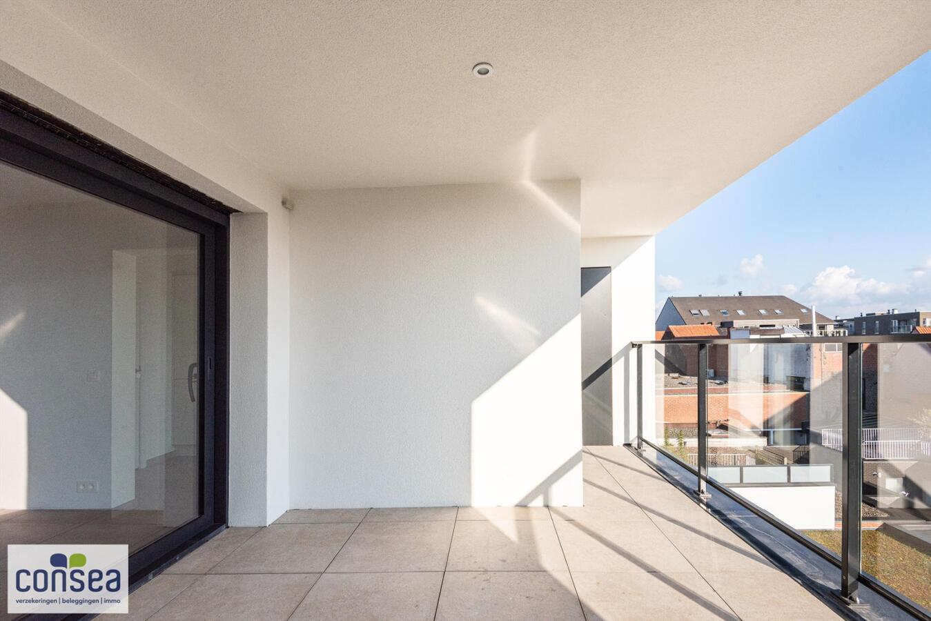 Lichtrijk appartement in het centrum van Maldegem met zicht op de kerk en overdekt terras van 15m&#178; 