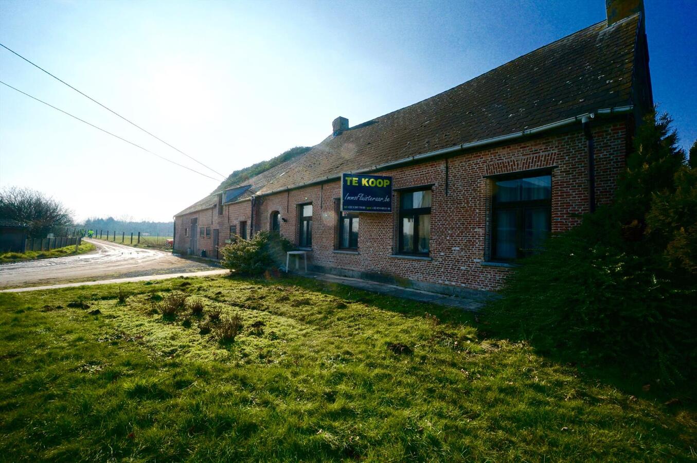 Te renoveren hoeve op ca. 2 ha te Nijlen 