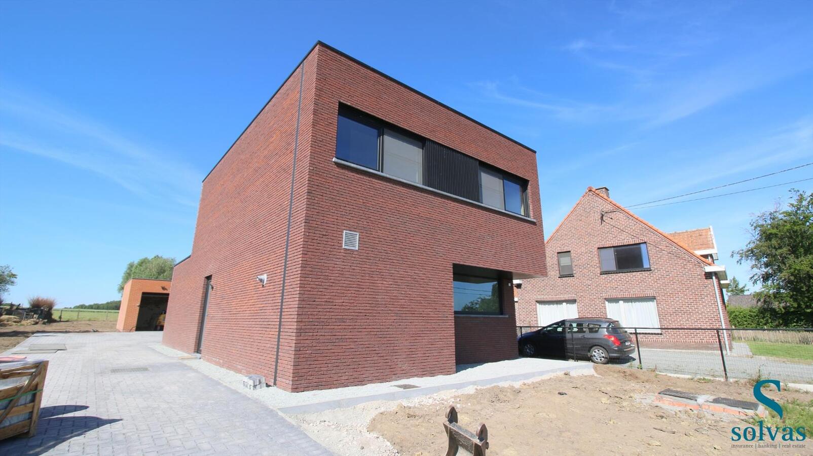 Prachtig afgewerkte nieuwbouwwoning op ideale ligging met 3 slaapkamers! 