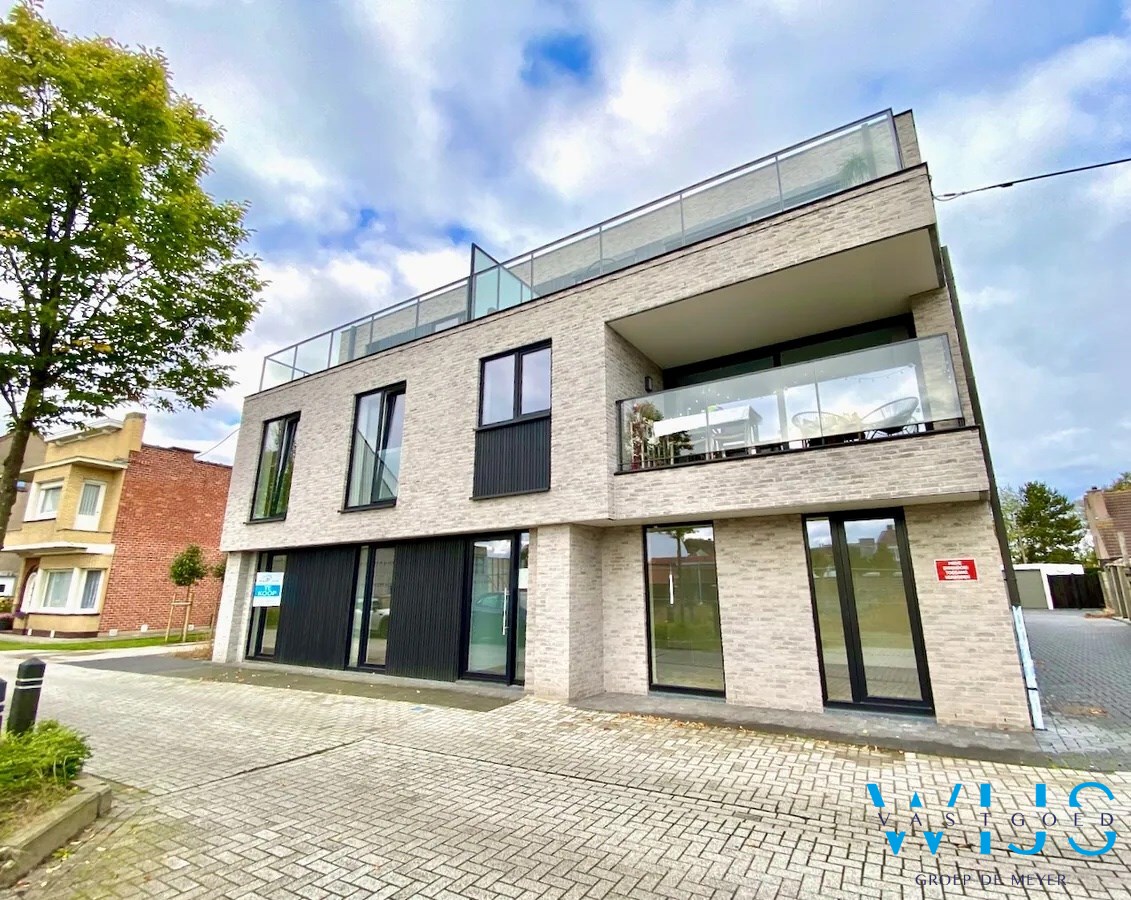 Bovengrondse garagebox te centrum Ertvelde ! 