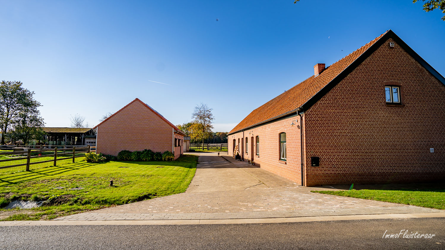 Charmante hoevewoning met garage/magazijn, recent stalgebouw, aanhorigheden en weiland op ca. 1,6ha te Diest (Vlaams-Brabant) 