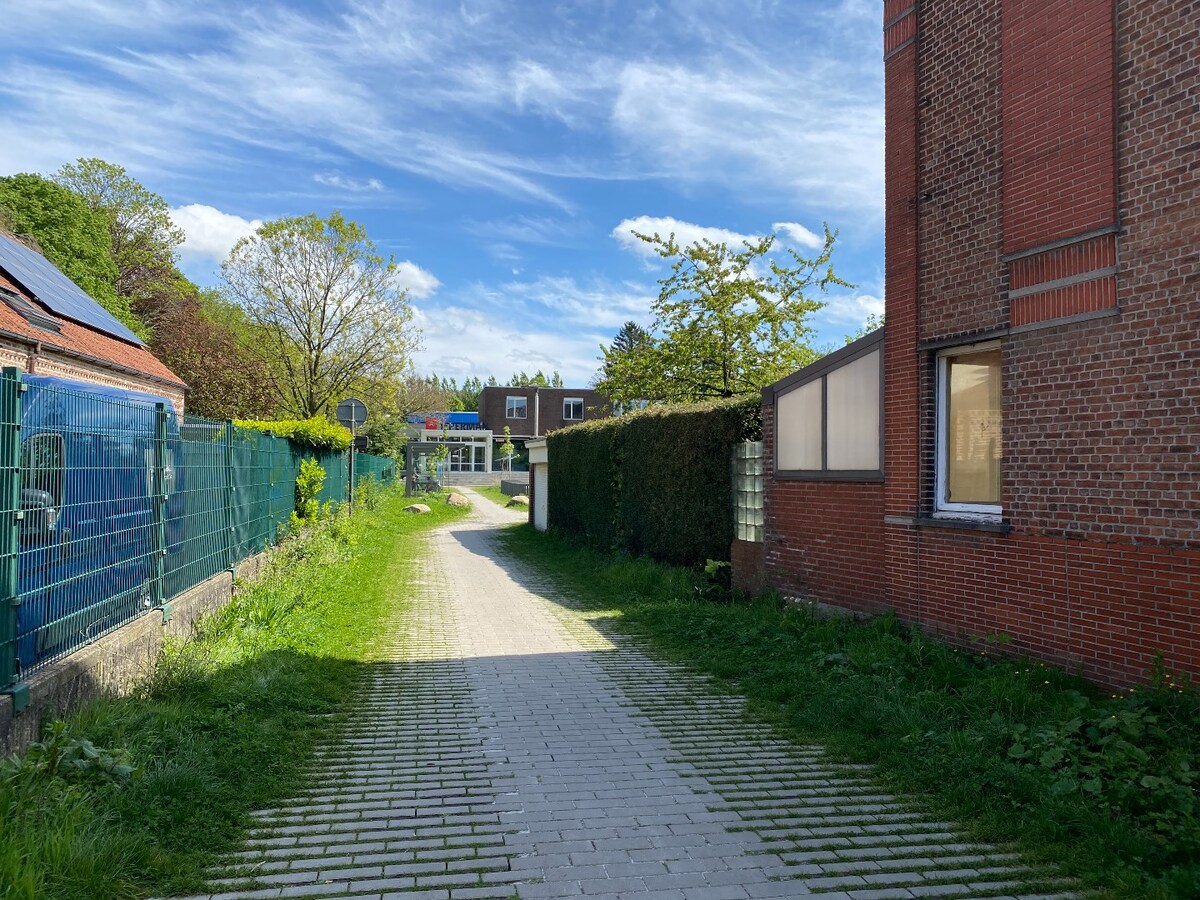HOB met tuin + garage op een perceel van 193 m&#178; te Wilrijk 