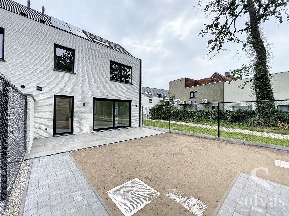 Moderne woning in centrum Adegem 