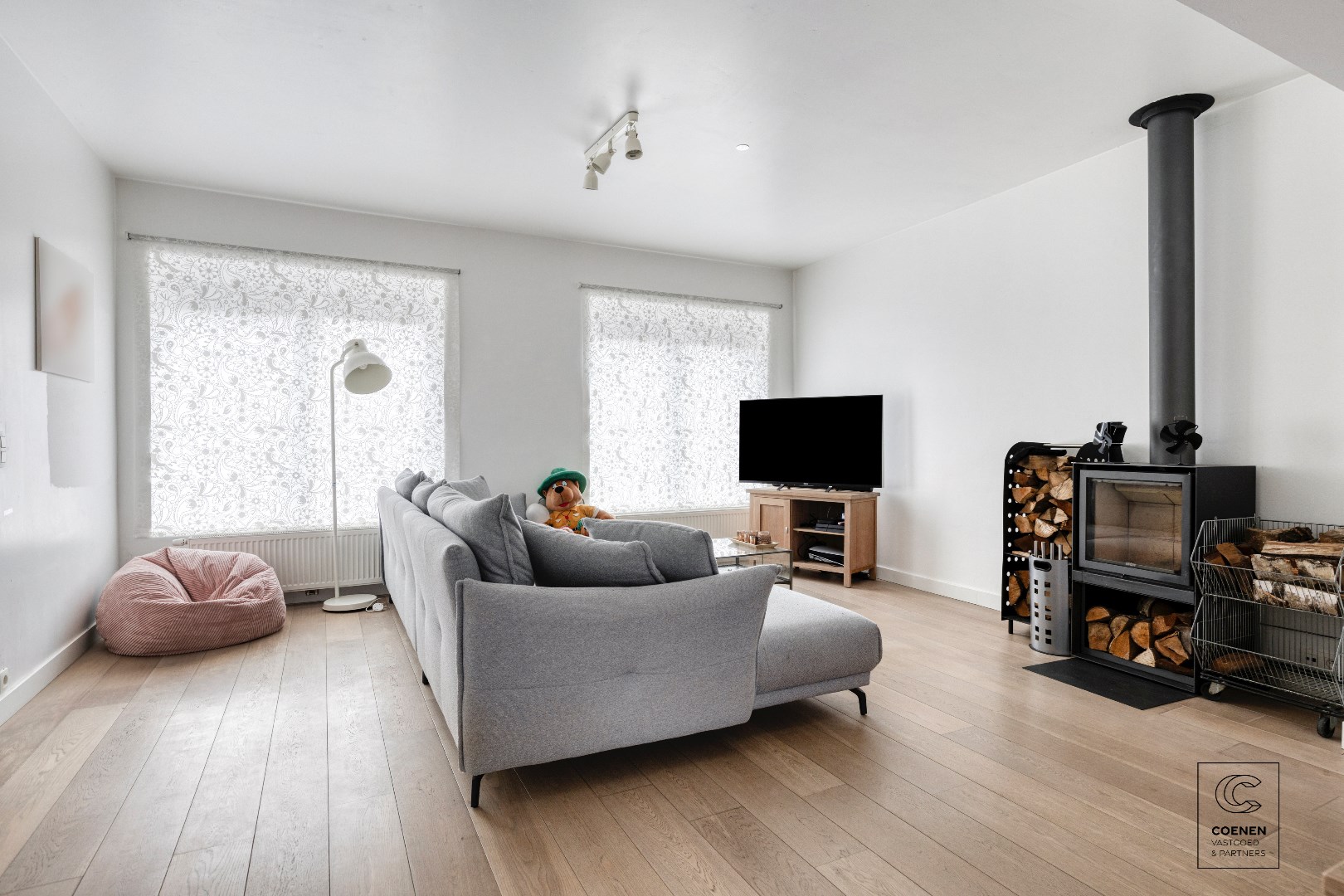 Prachtige woning van 200 m&#178; met vier slaapkamers op een uitstekende locatie te Schoten! 