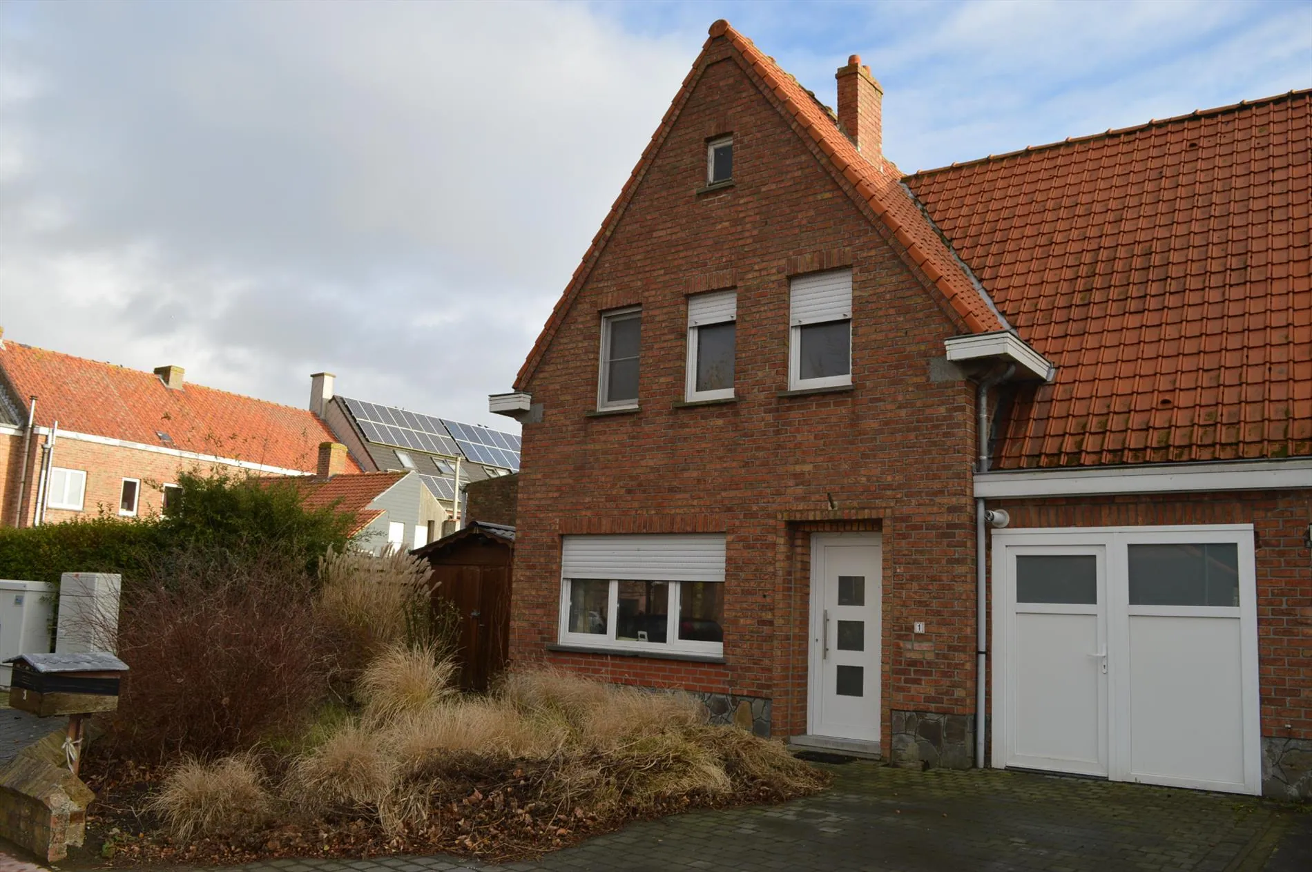 Rustig gelegen huis met 3 slaapkamers te Zandvoorde