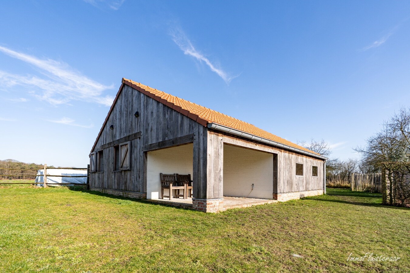 Prachtige langgevelhoeve met aanpalende weide op ca. 1,6 ha te Wortel (Hoogstraten) 