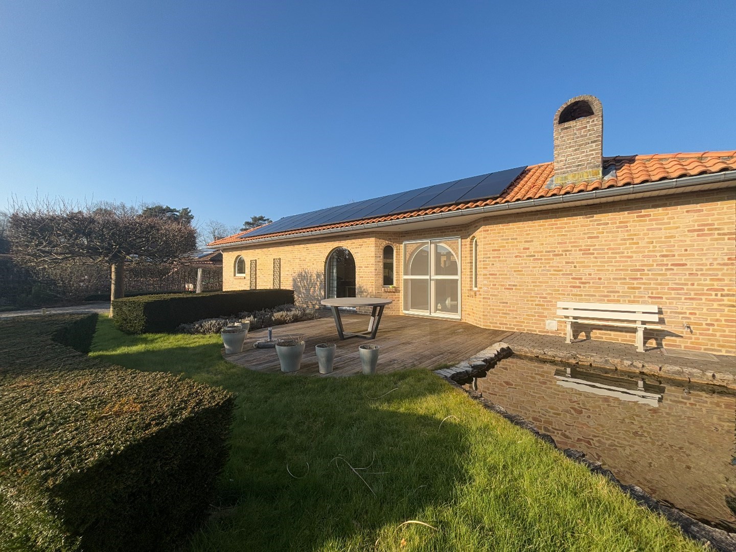 Instapklare zuiderse villa met 5 slpk. op 15a in rustige, groene omgeving te Balen 