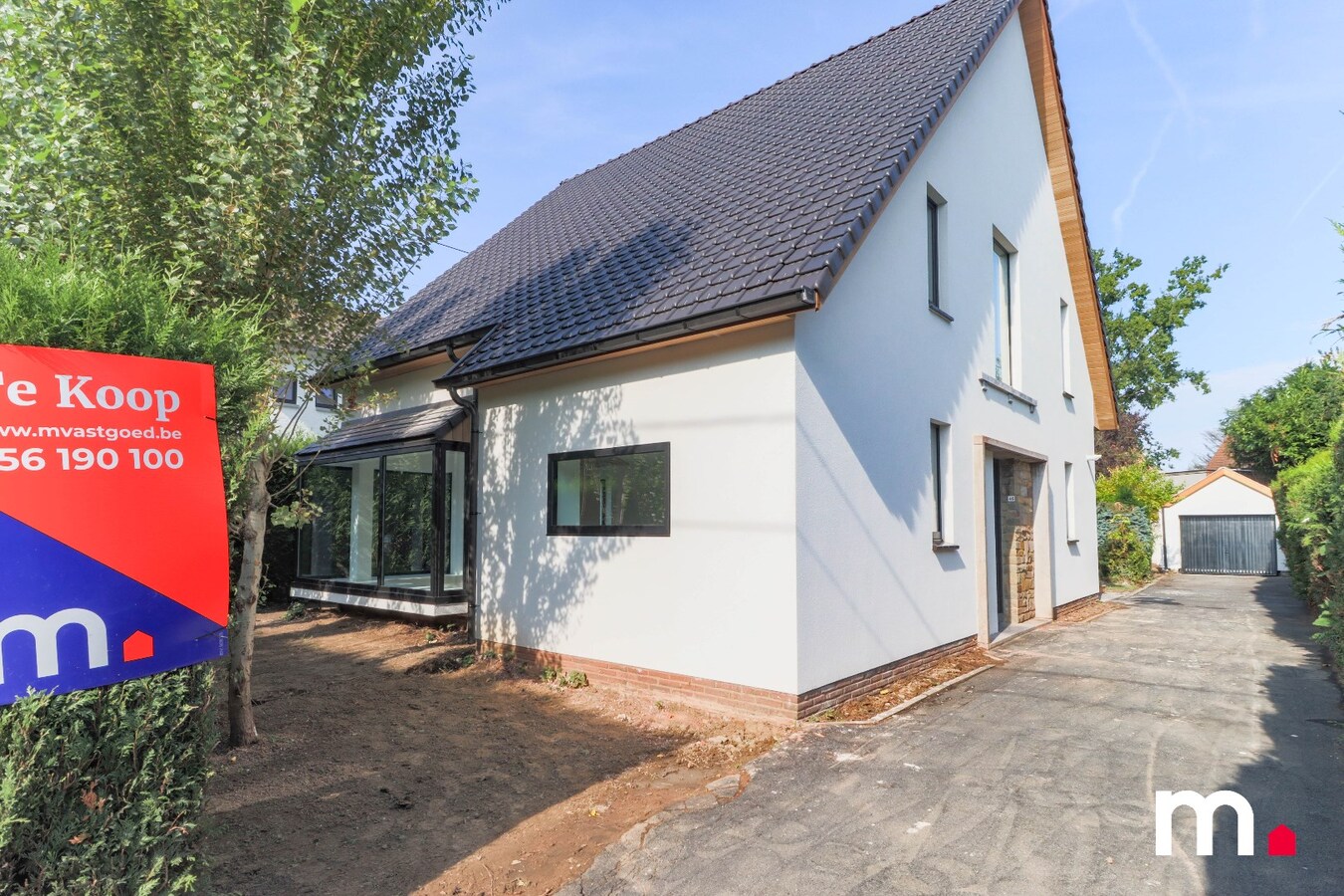 Moderne, volledige gerenoveerde villa te koop ! 