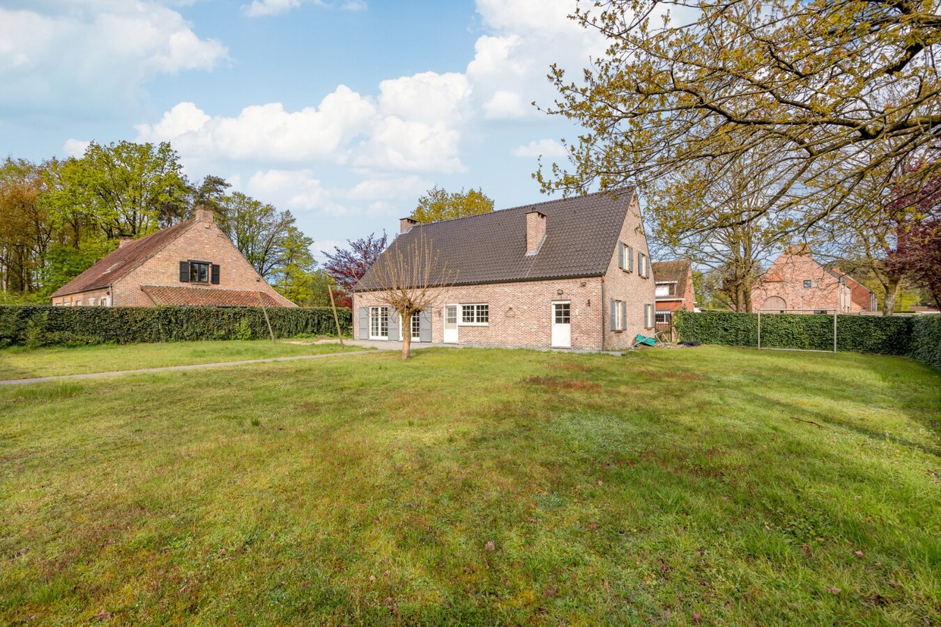 Villa met 3 slaapkamers op een mooi perceel van 1.606 m&#178;  te Zoersel 