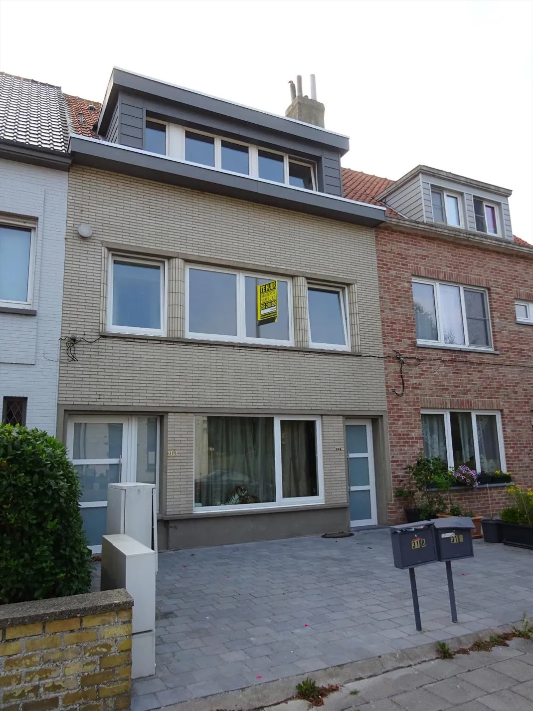 Zeer ruim duplexappartement te huur te Oostende