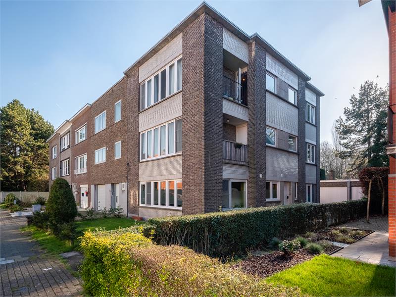 Instapklaar appartement met ruime garage! 