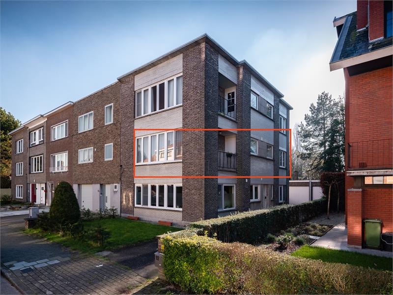 Instapklaar appartement met ruime garage! 