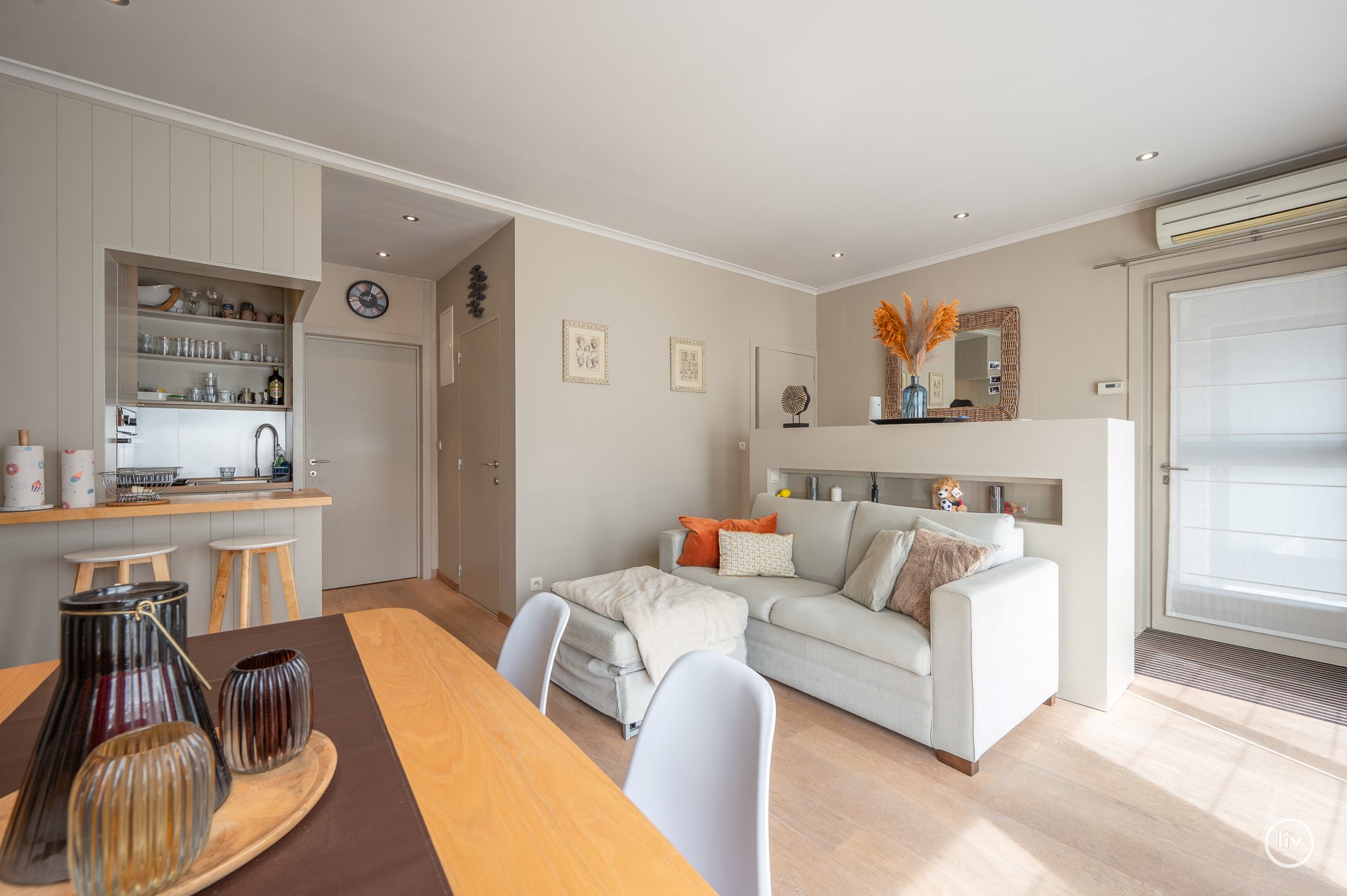Licht en instapklaar appartement gelegen in het centrum van Knokke. 
