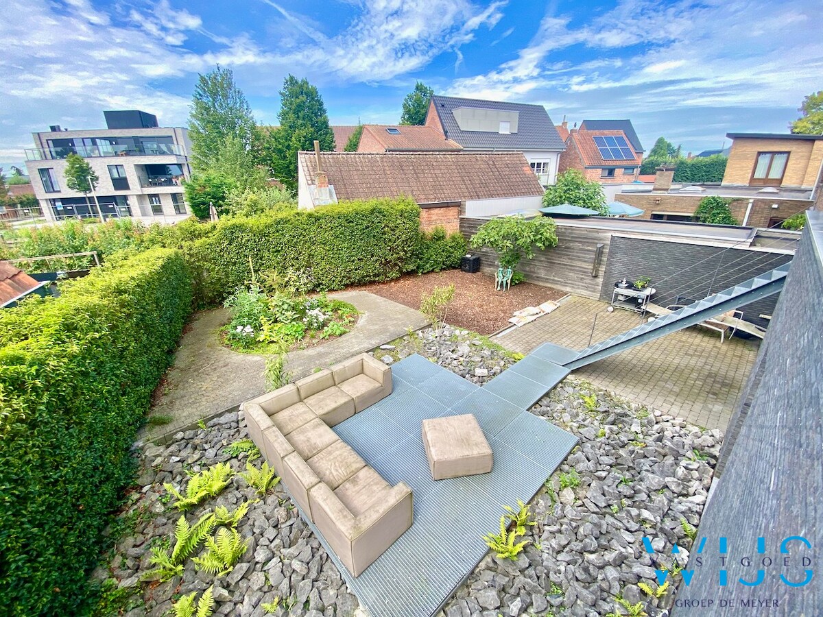 Unieke architectenwoning met leuke tuin te centrum ERTVELDE! 