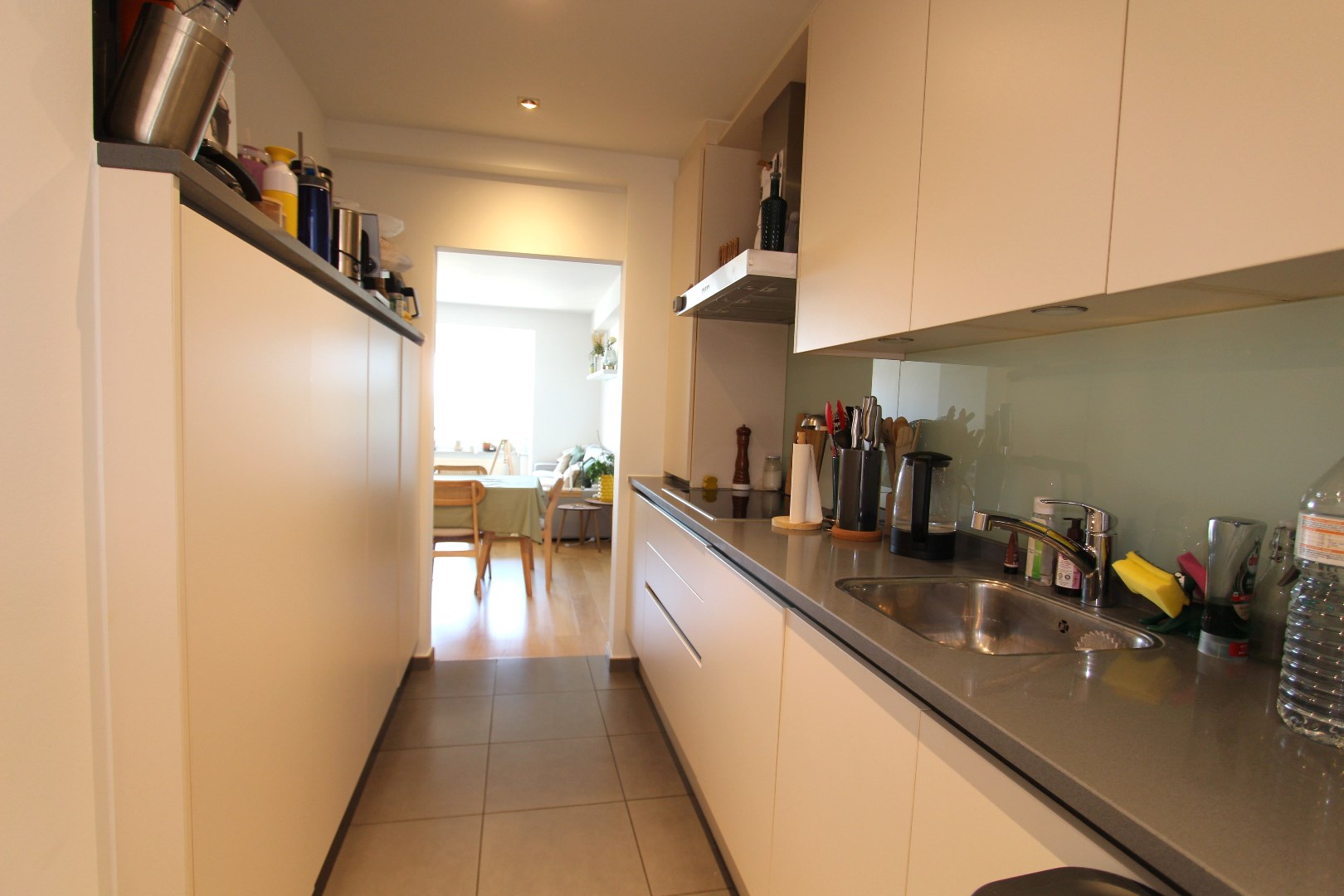 RUIM APPARTEMENT MET 3 SLAAPKAMERS 