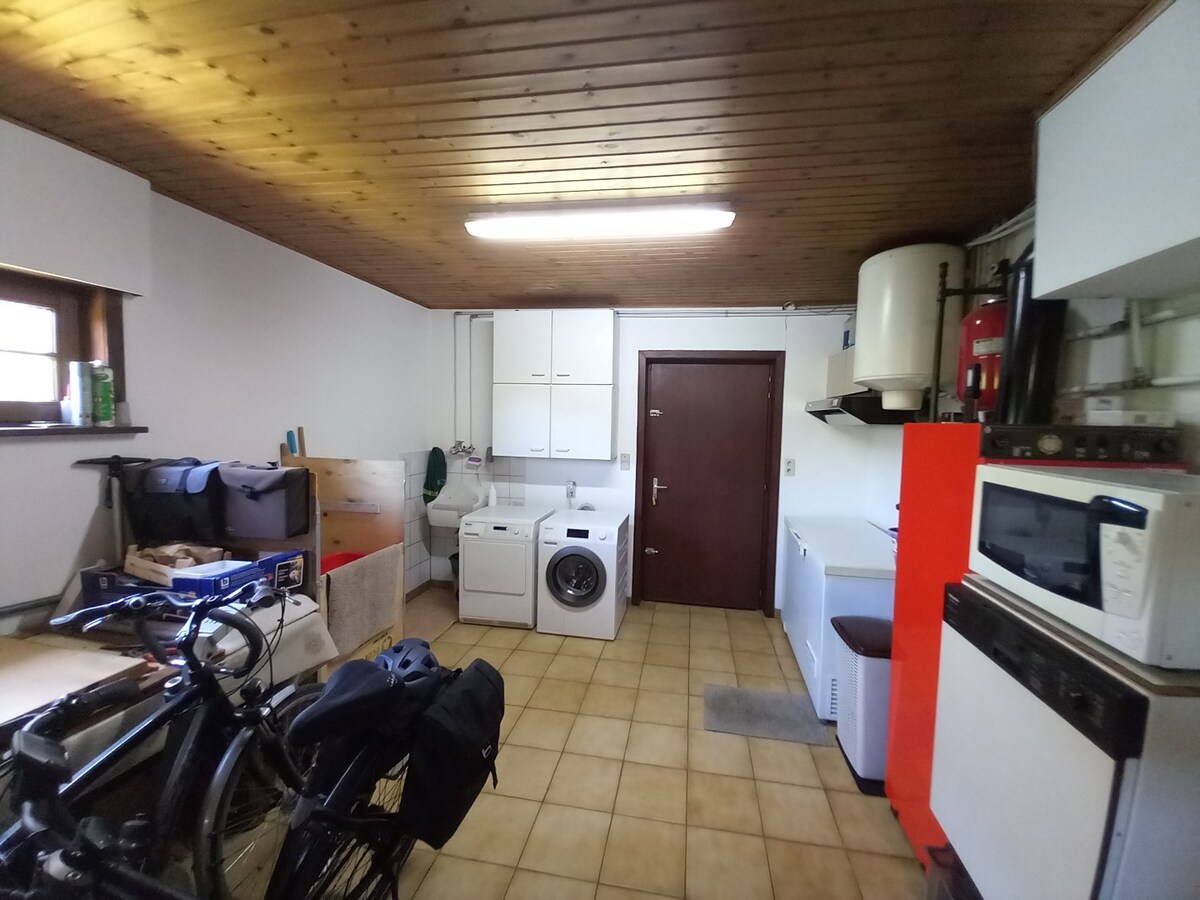 &quot;VERHUURD!! Ruime open bebouwing met tuin, garage en 3 slaapkamers in Aalter 