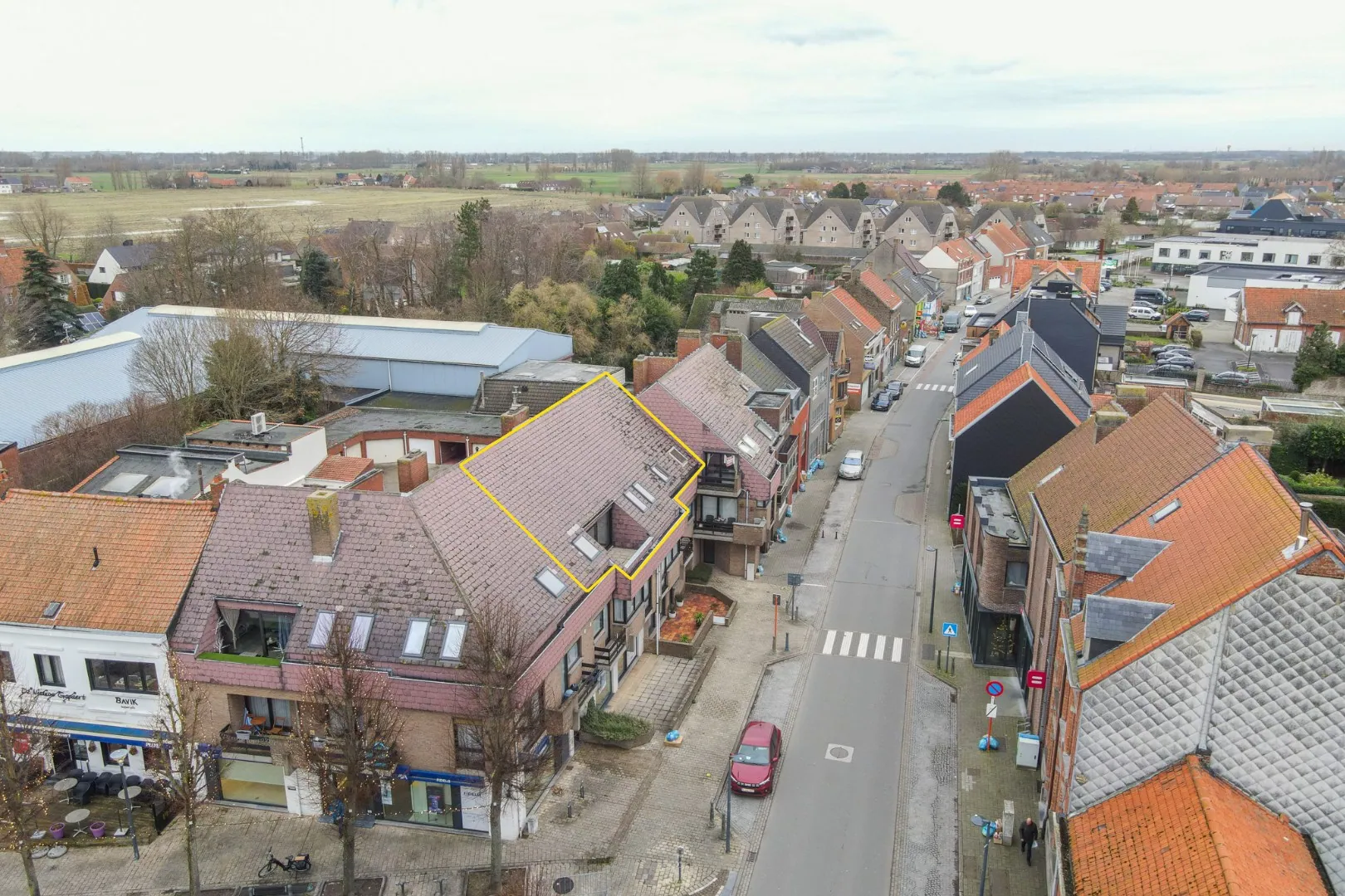 Ruim en lichtrijk appartement met 2 slaapkamers op de markt van Oudenburg