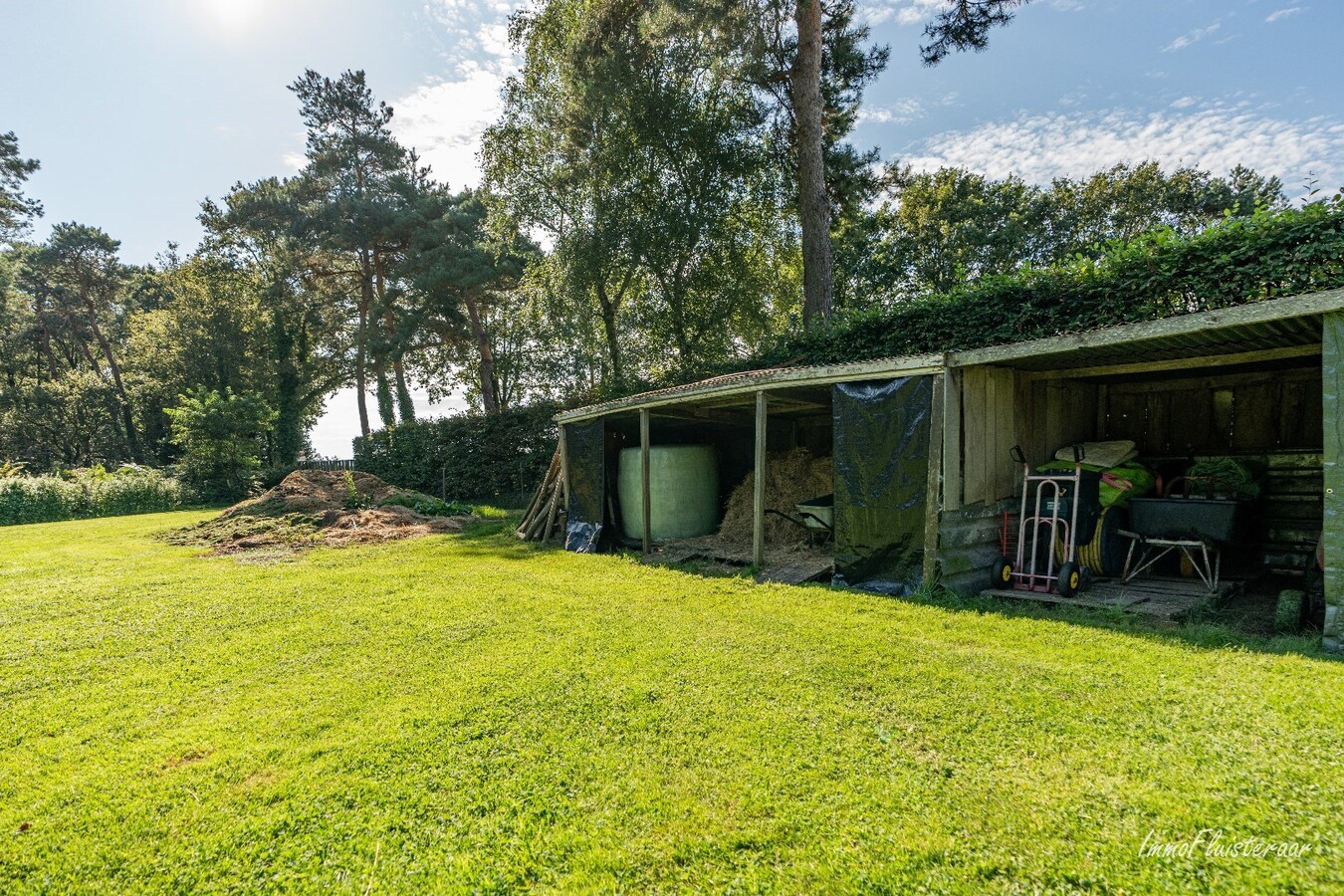 Recent gerenoveerde woning op ca. 1ha15 met paardenfaciliteiten te Bree 