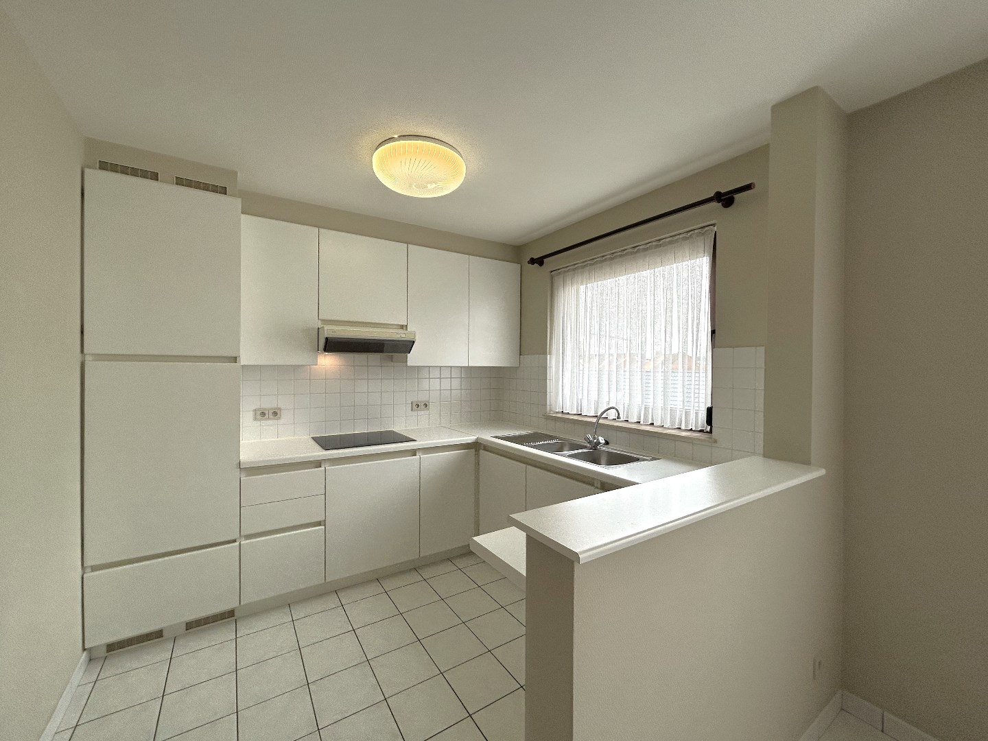 Instapklaar appartement met 2 slpk. in centrum Geel 