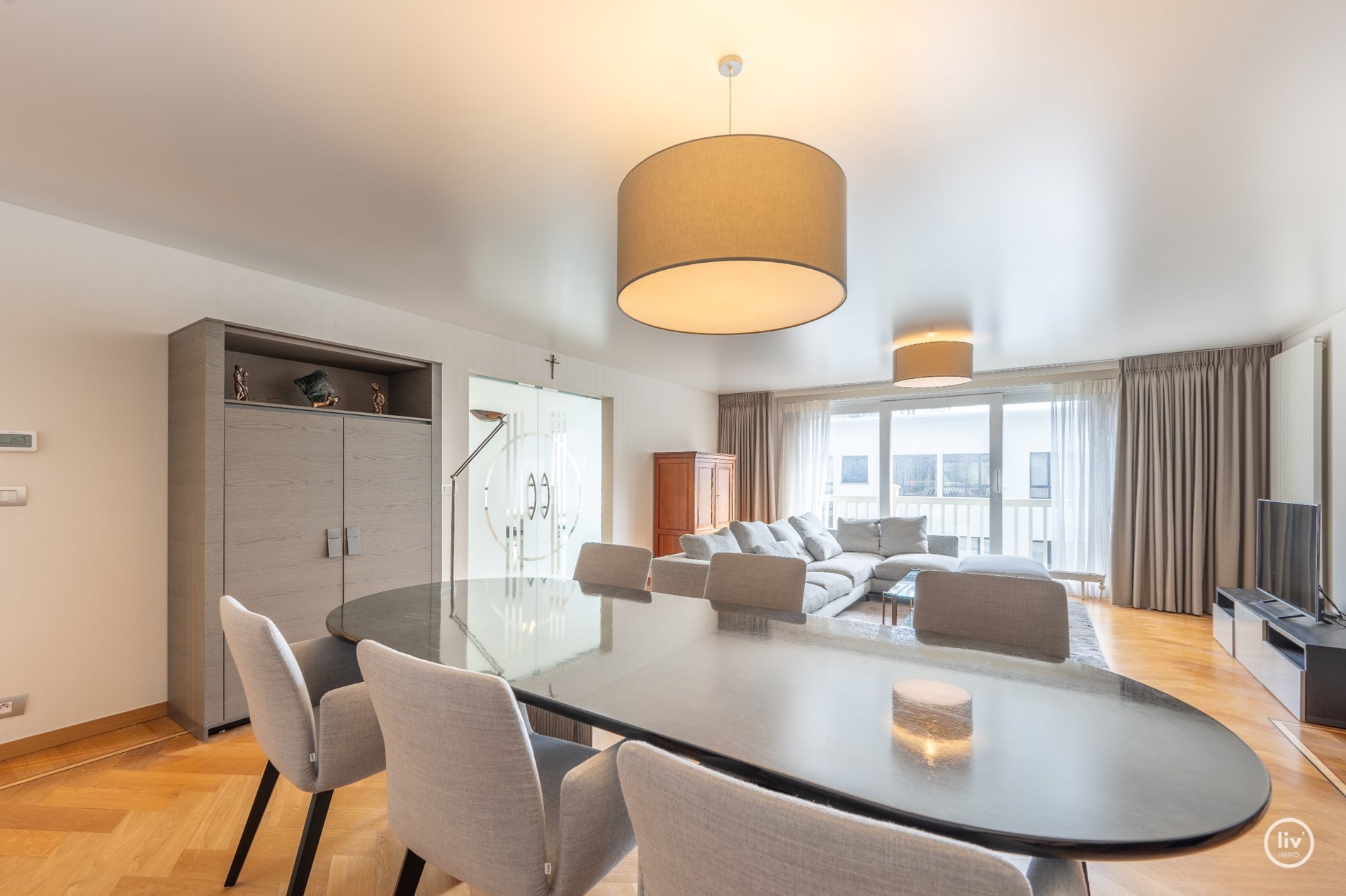Bel appartement spacieux dans une rue calme de la Lippenslaan (avec possibilit&#233; d&#39;acheter un garage int&#233;rieur). 