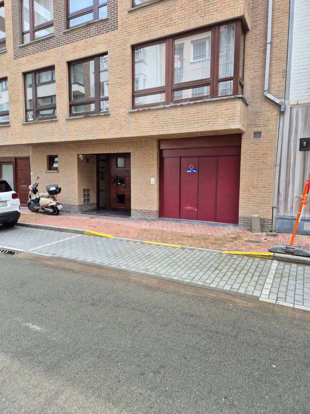 Staanplaats te huur vlakbij het Heldenplein 