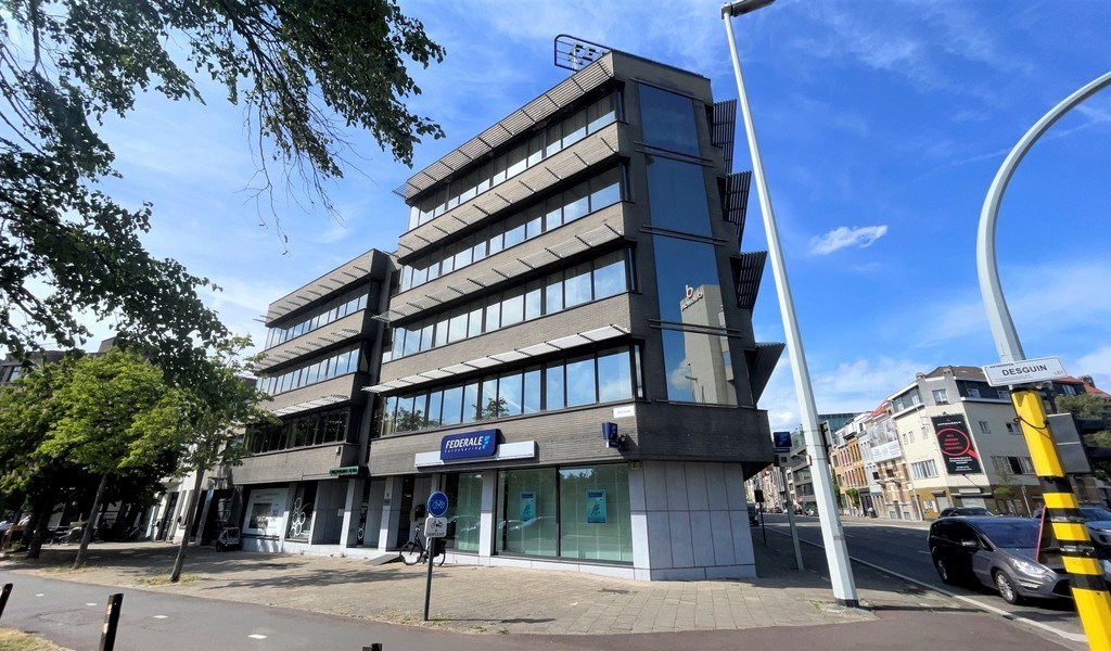 Gerenoveerde kantoren in Carlton Building in Antwerpen