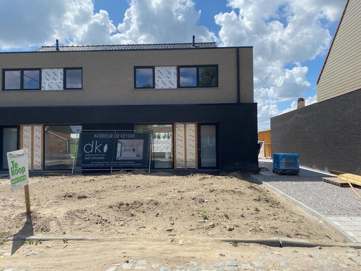 Nieuwbouwwoning met 3 slaapkamers en carport te Vladslo 