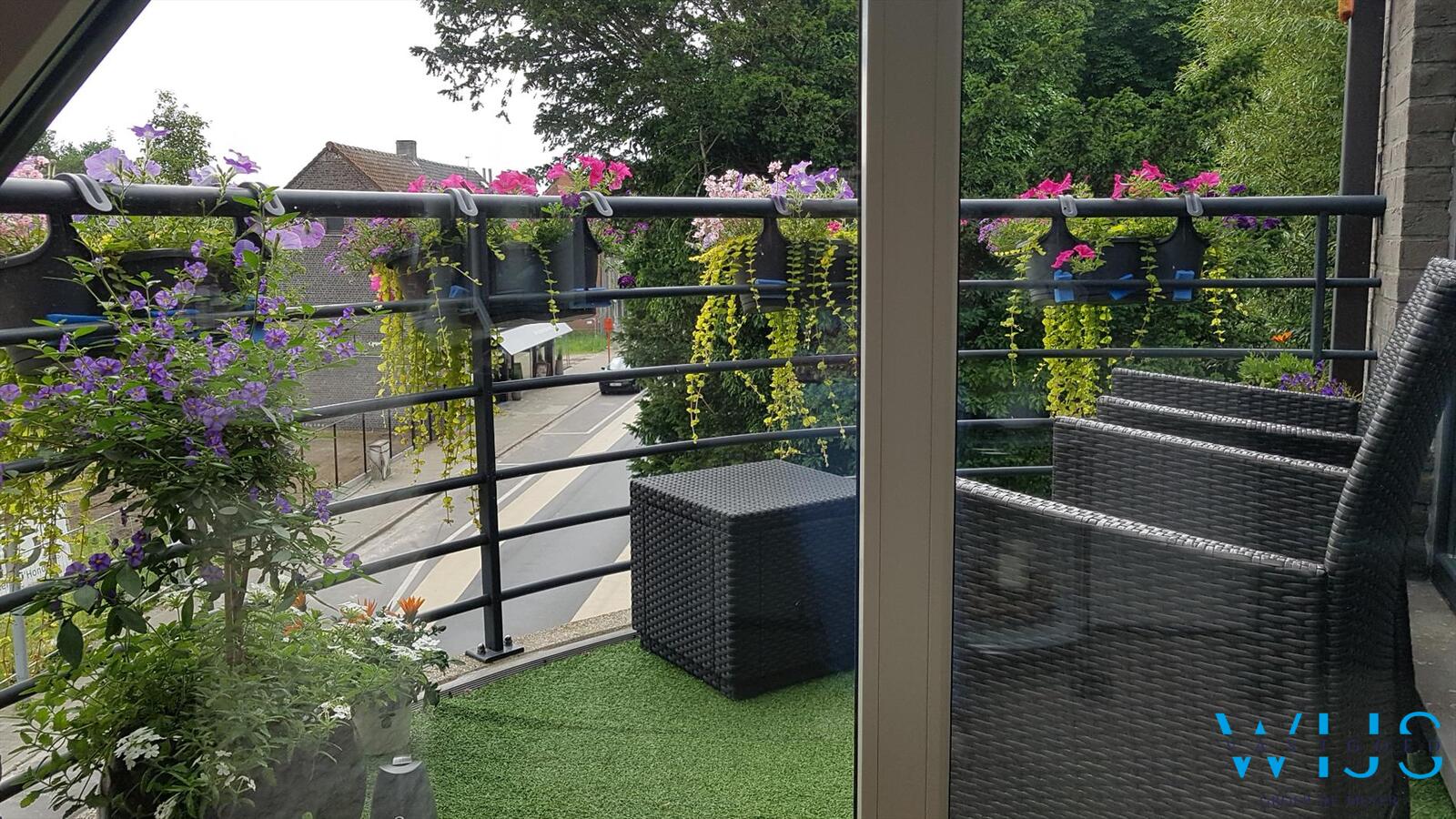 Instapklaar 3 slaapkamer appartement met terras te ERTVELDE ! 