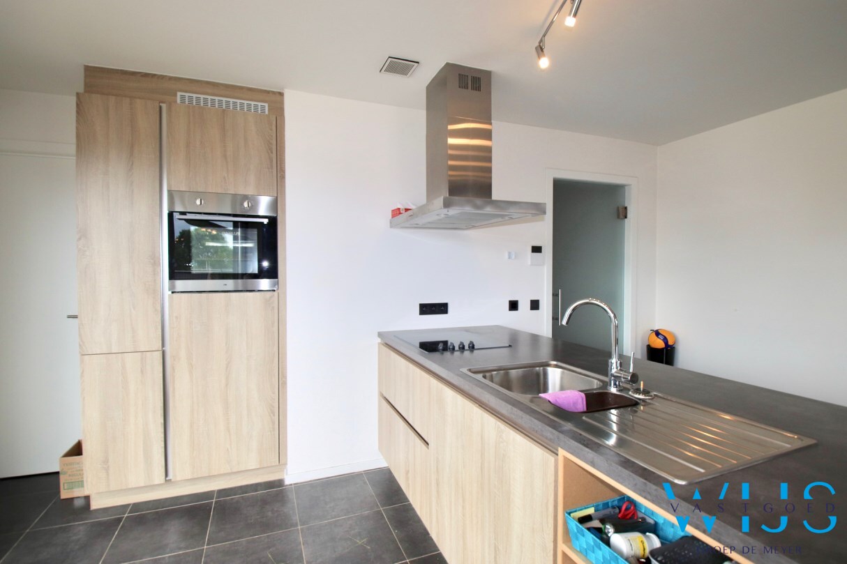 Instapklaar appartement met ruim zonneterras &amp; garage te Evergem ! 