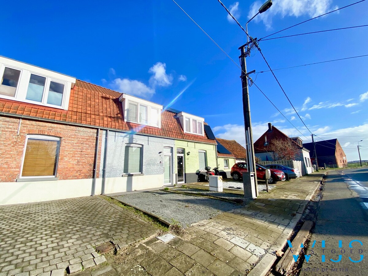 Instapklaar woonhuis met 1 slaapkamer en tuin te Kluizen ! 