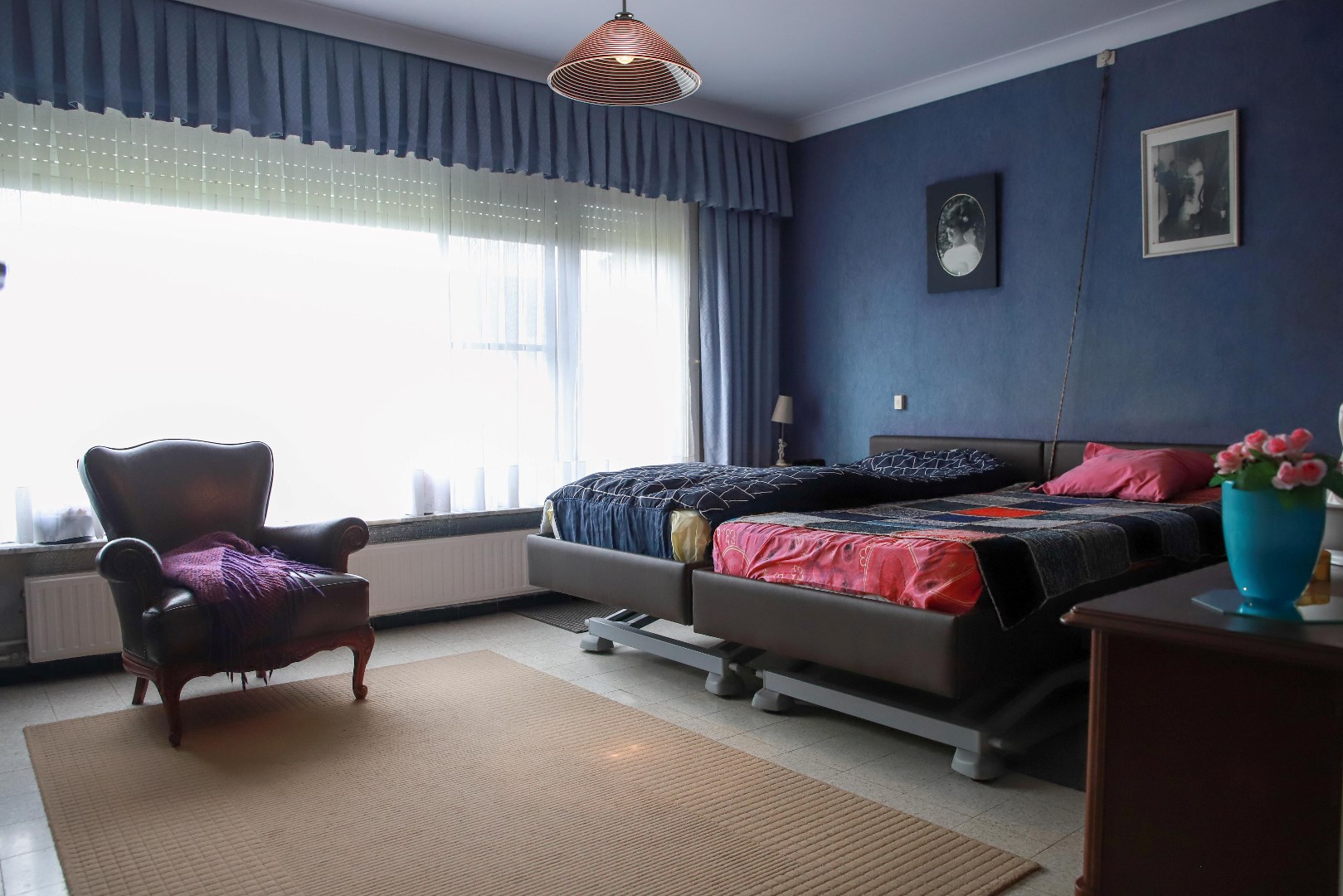 Grote alleenstaande woning met garage, werkplaats en tuin op 1.378 m&#178; 