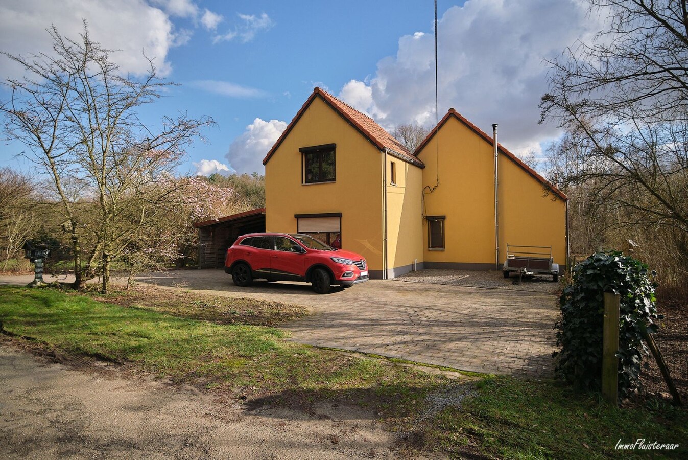 Gezellige woning midden in het groen op een perceel van ca. 1ha16 