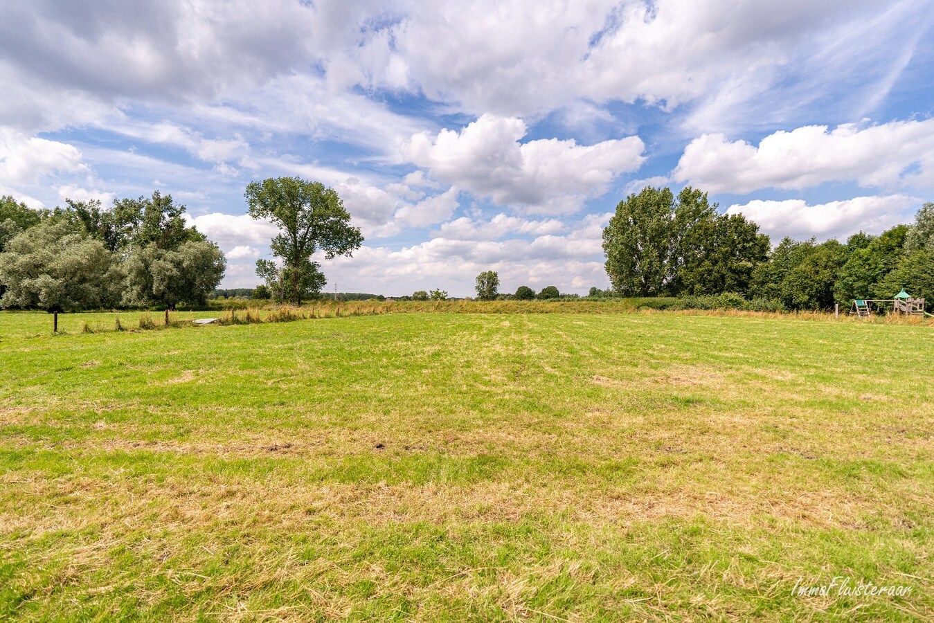 Ruime woning met weide op ca. 60 a te Puurs/Sint-Amands (Optioneel ca. 1,3 ha weide) 