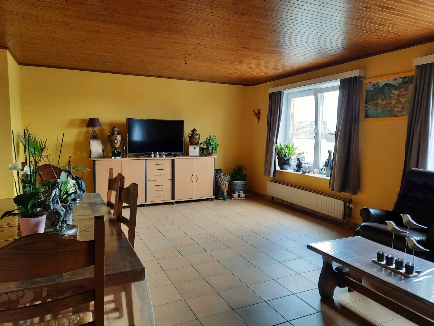 Ruim appartement met drie slaapkamers 