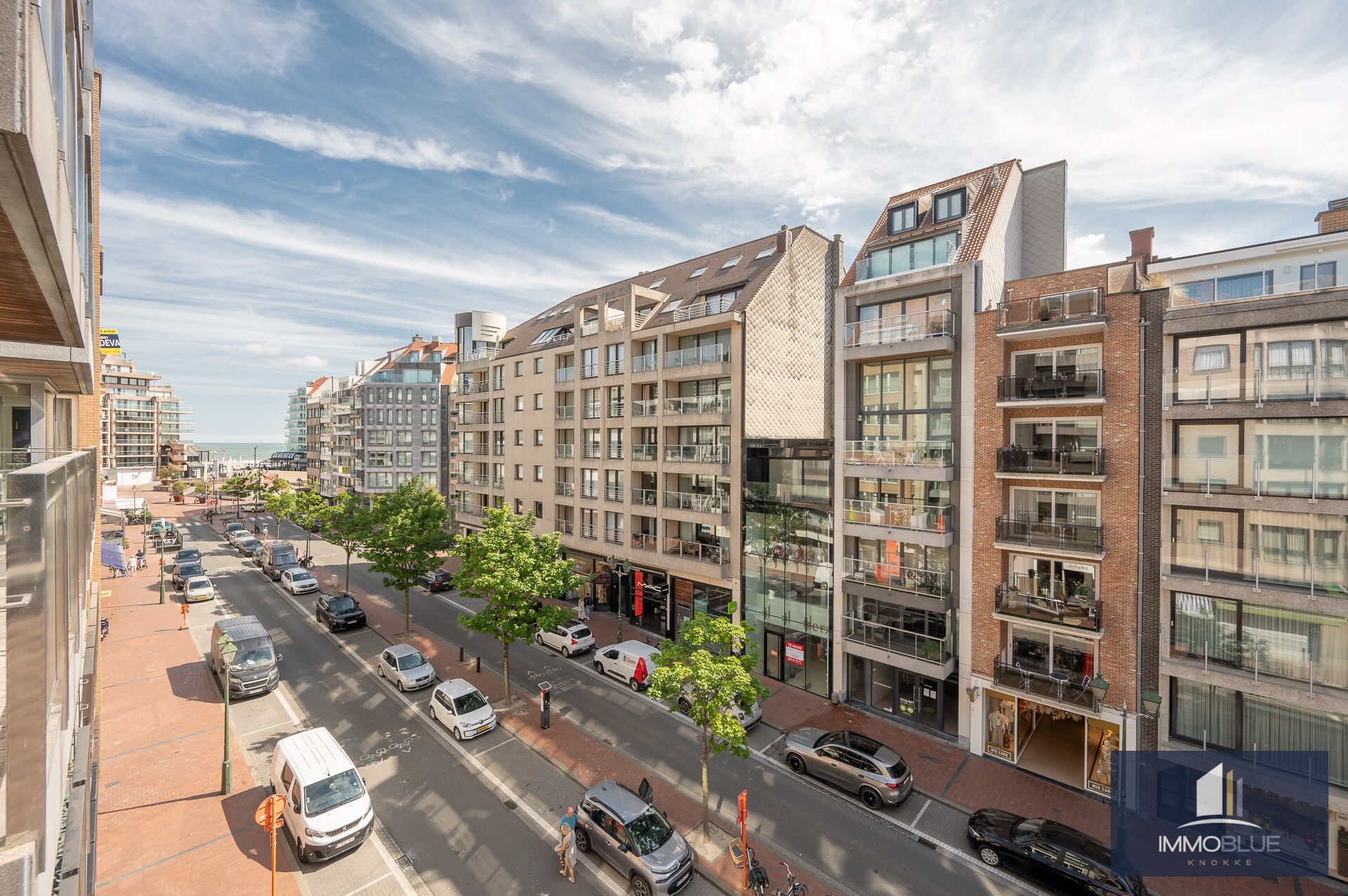 Appartement d’angle avec terrasse orient&#233;e au sud et belle vue sur la mer. 