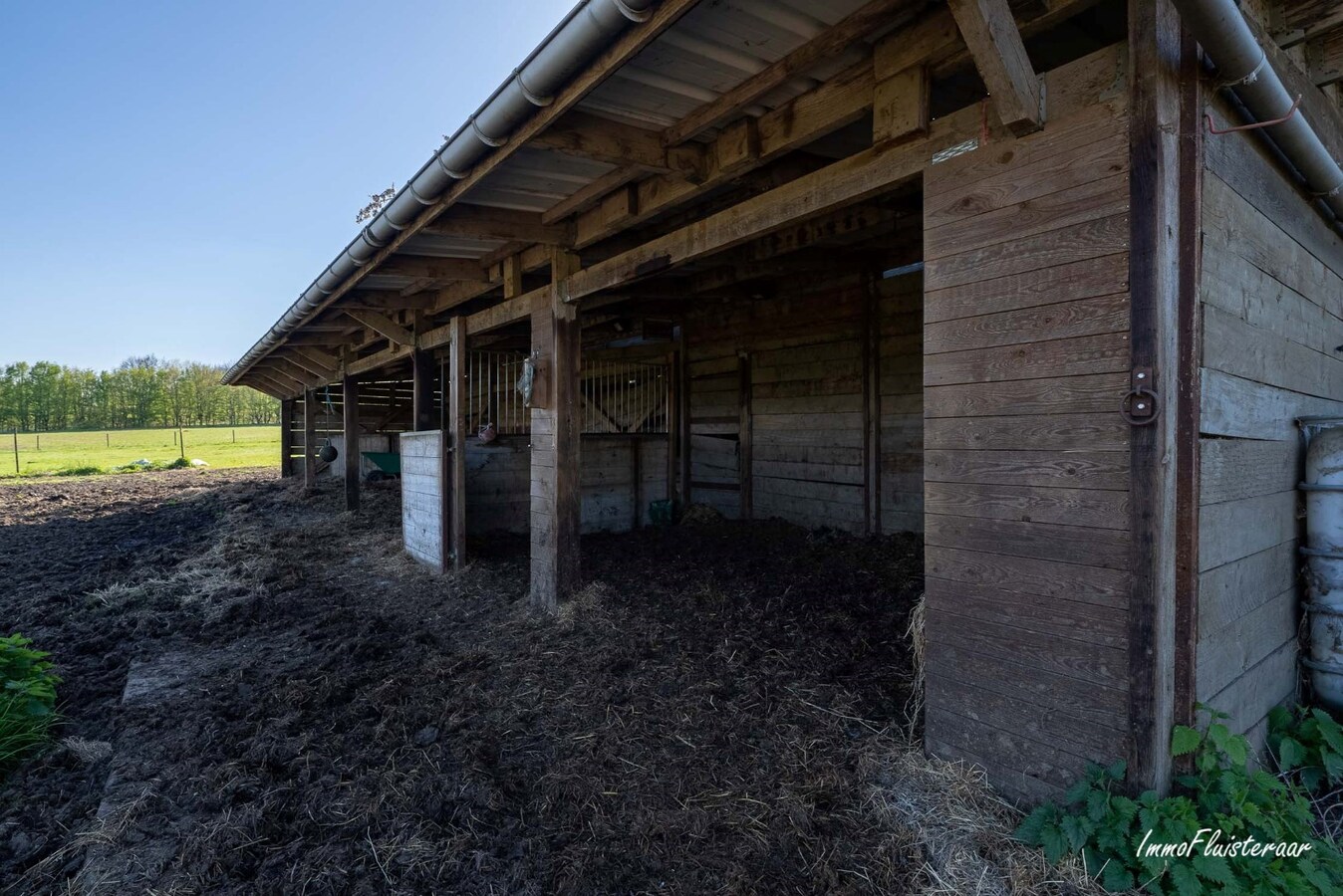 Uniek gelegen ruime vierkantshoeve op ca. 4,2 ha te Aarschot (Vlaams-Brabant) 