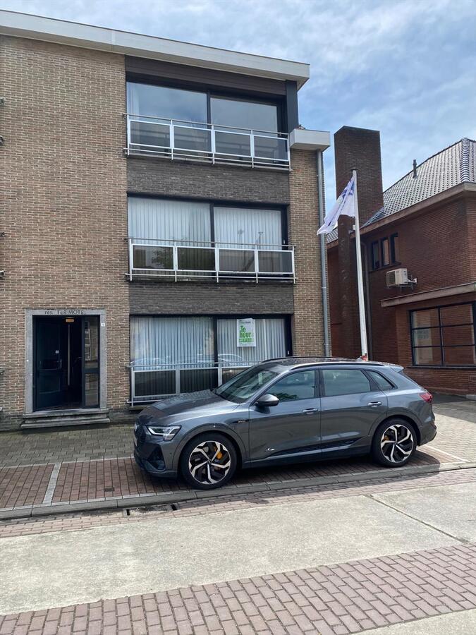 Appartement met 2 slaapkamers en garage in centrum Koekelare 